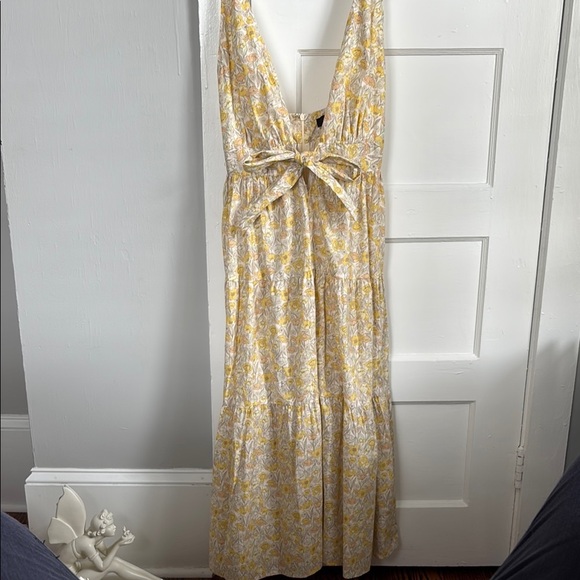 Aakaa Dresses & Skirts - Elegant Yellow Floral Dress